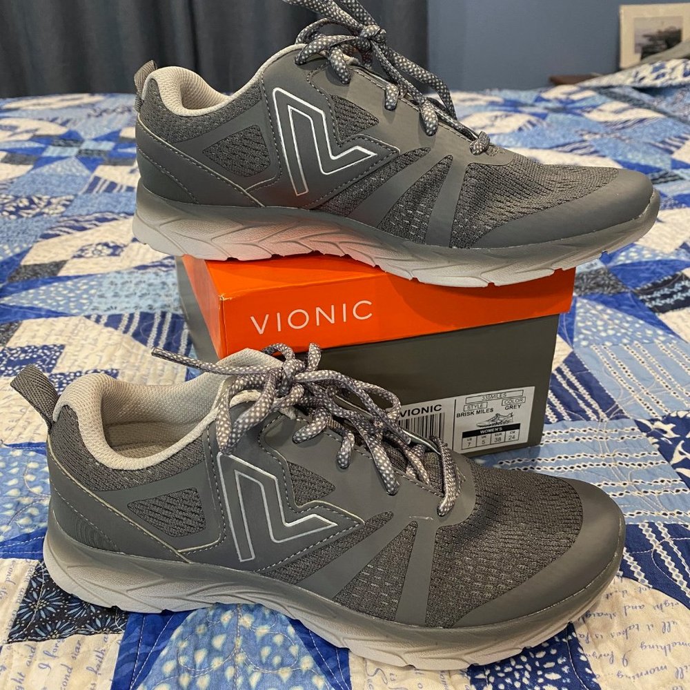 Vionic Brisk Miles Women's Sneaker (Gray) - Size 7